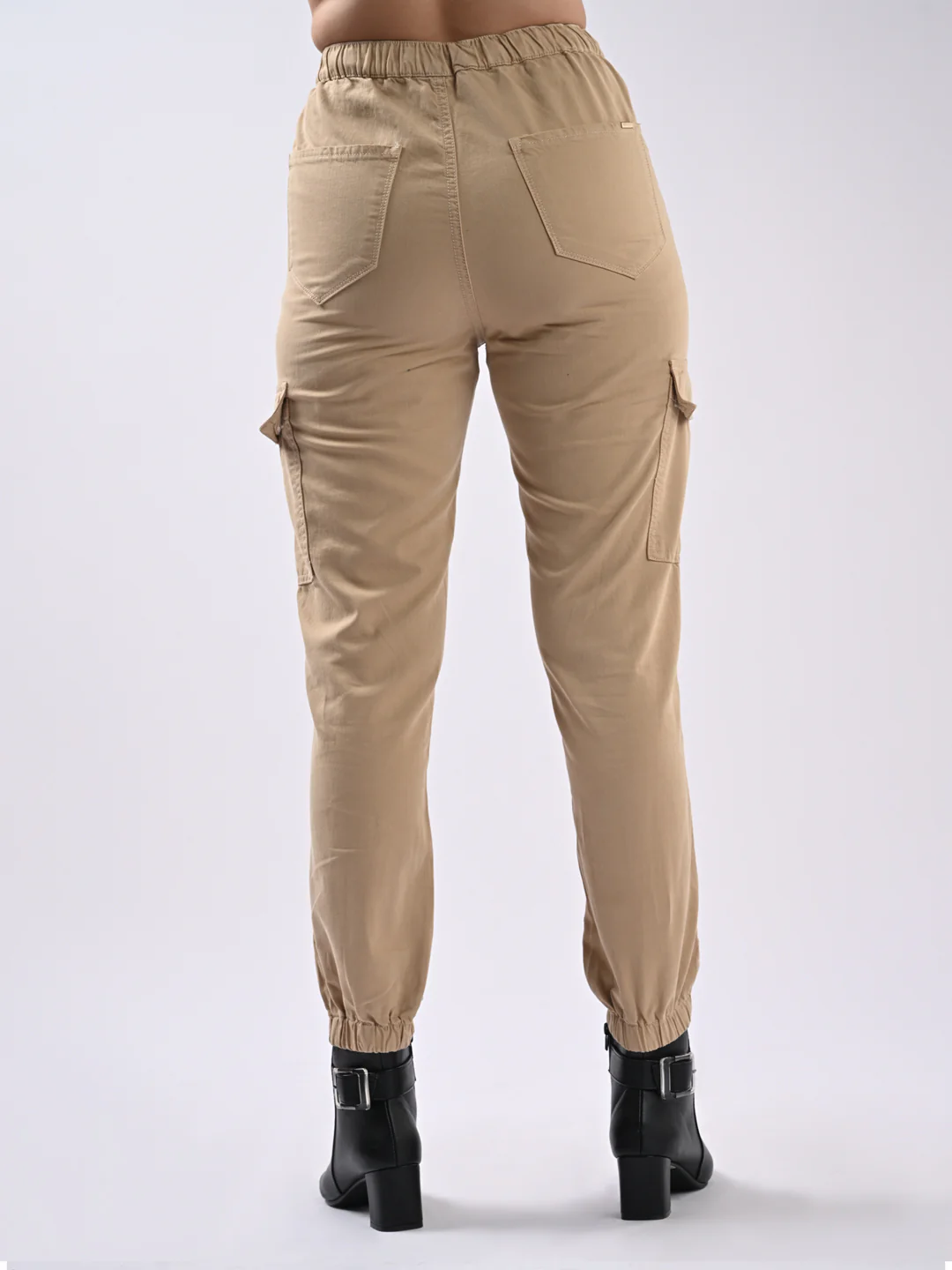 Women Oatmilk Jogger Cargo - Image 3