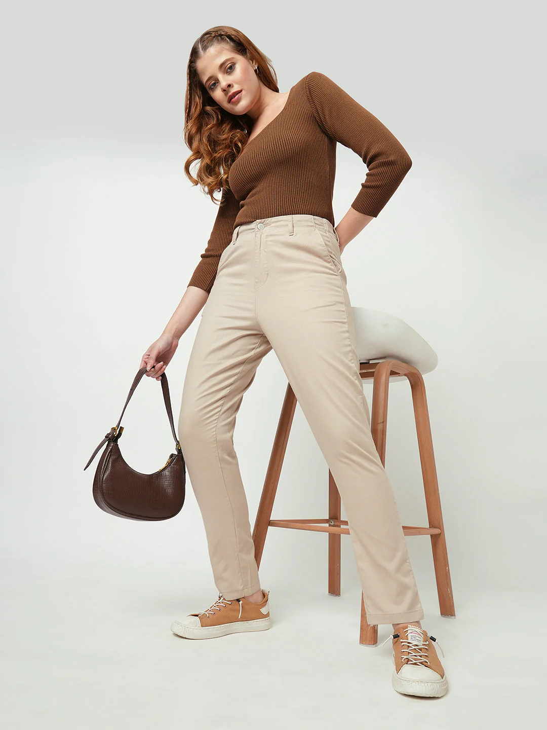 Women Oatmilk Mid-Rise Slim Fit Trousers - Image 4