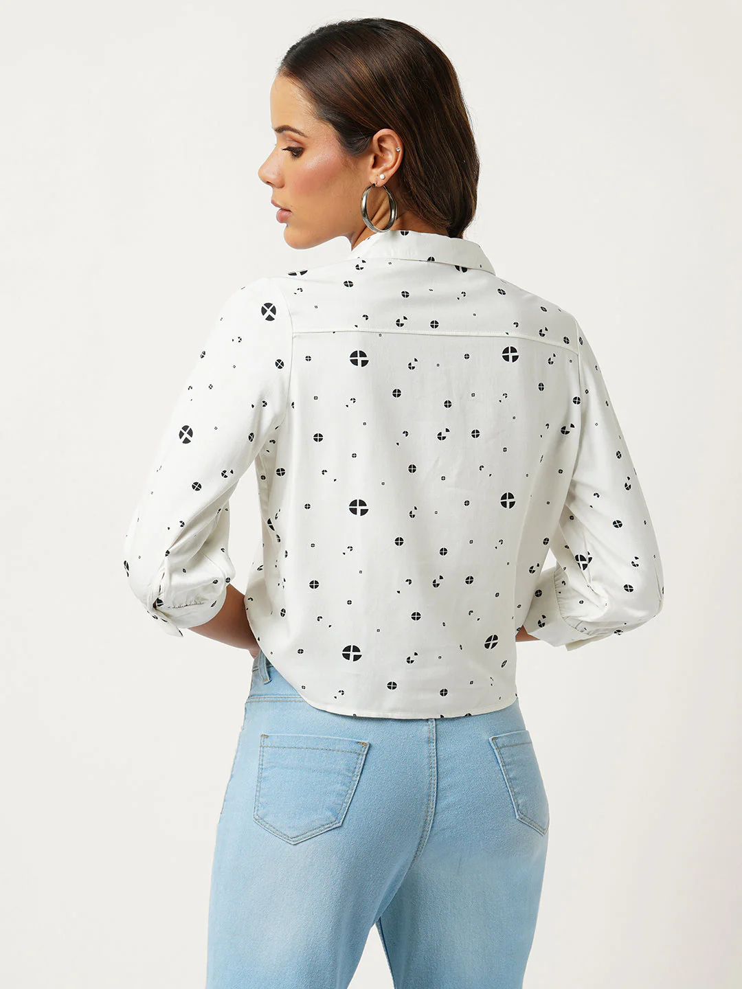 Women Off White Printed Crop Shirt - Image 3