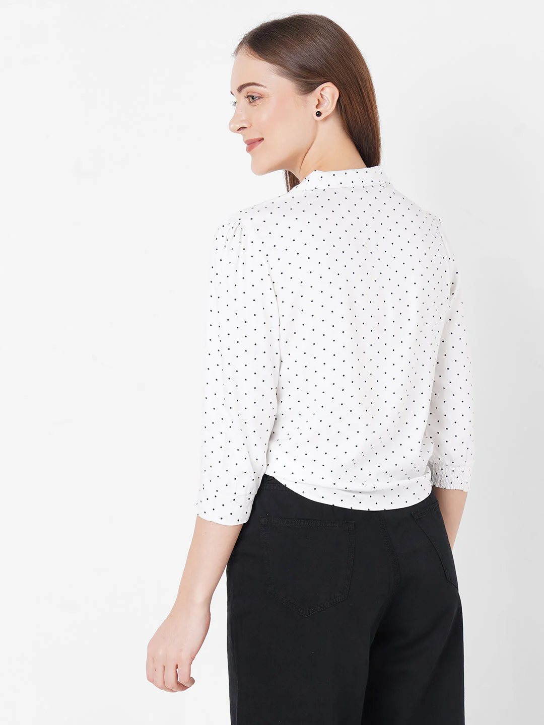 Women Off White Tie-Up Printed Crop Shirt - Image 3