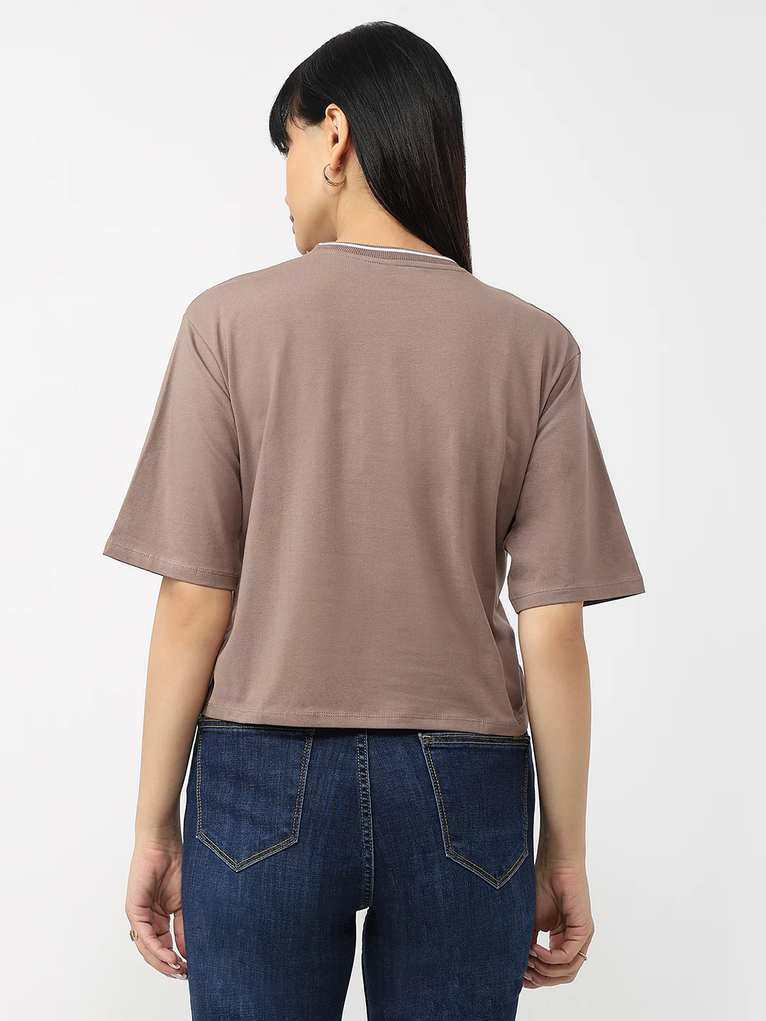 Women Oyster Graphic Crop Tees - Image 3