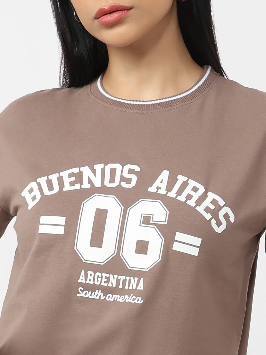 Women Oyster Graphic Crop Tees - Image 4