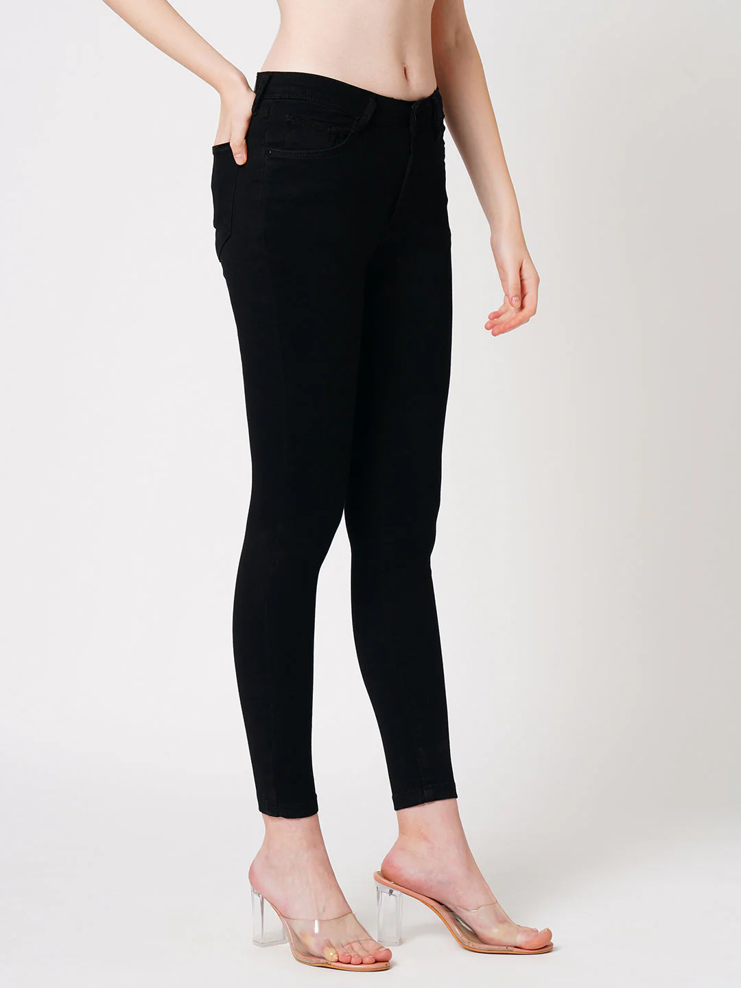 Women Sky High-Rise Skinny Fit Jeans - Image 5