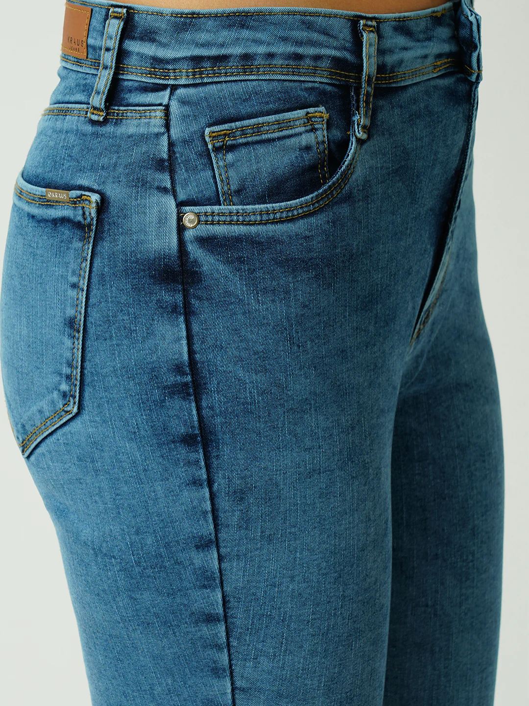 Women Sky High-Rise Skinny Fit Jeans - Image 4