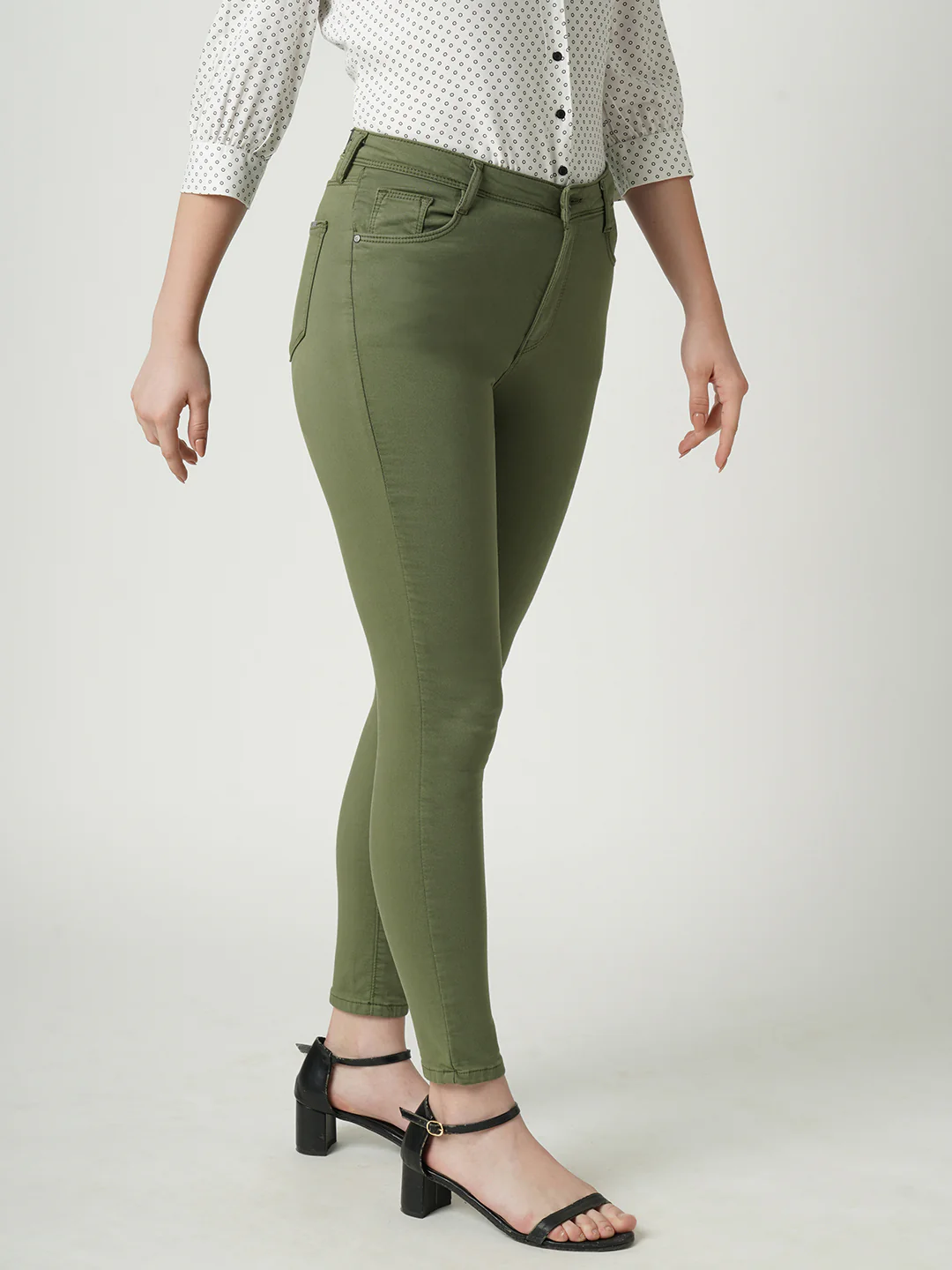 Women Super High-Rise Super Skinny Jeans - Image 4