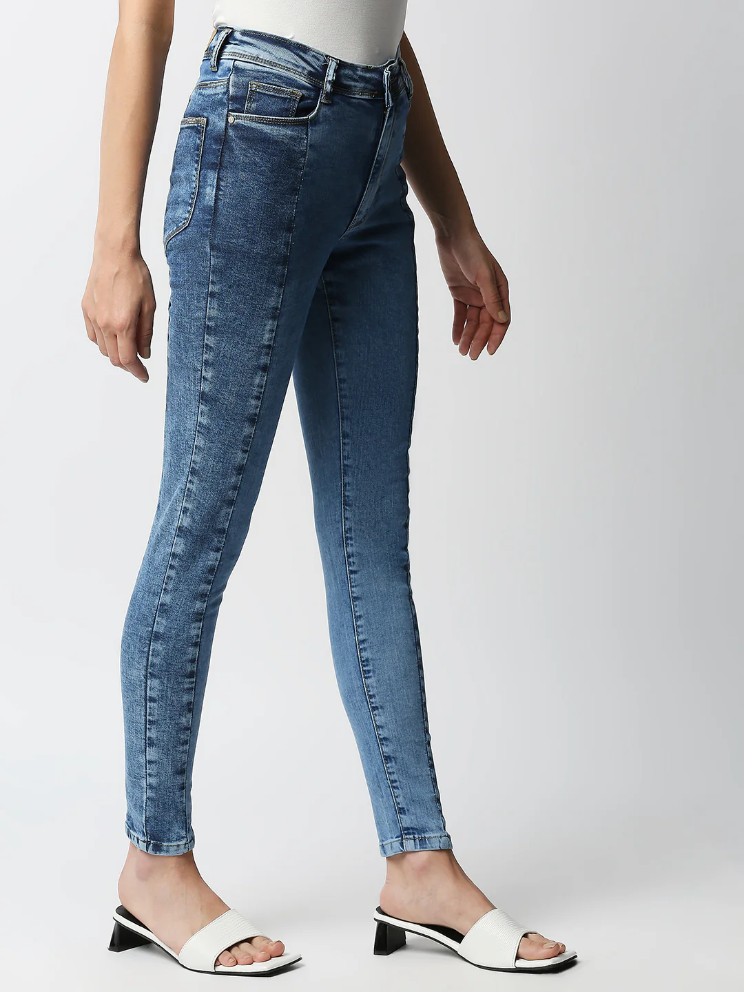 Women Super High-Rise Super Skinny Jeans - Image 5