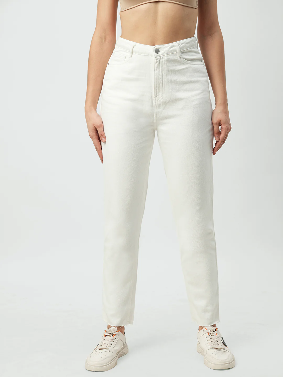Women White High-Rise Mom Fit Jeans - Image 2