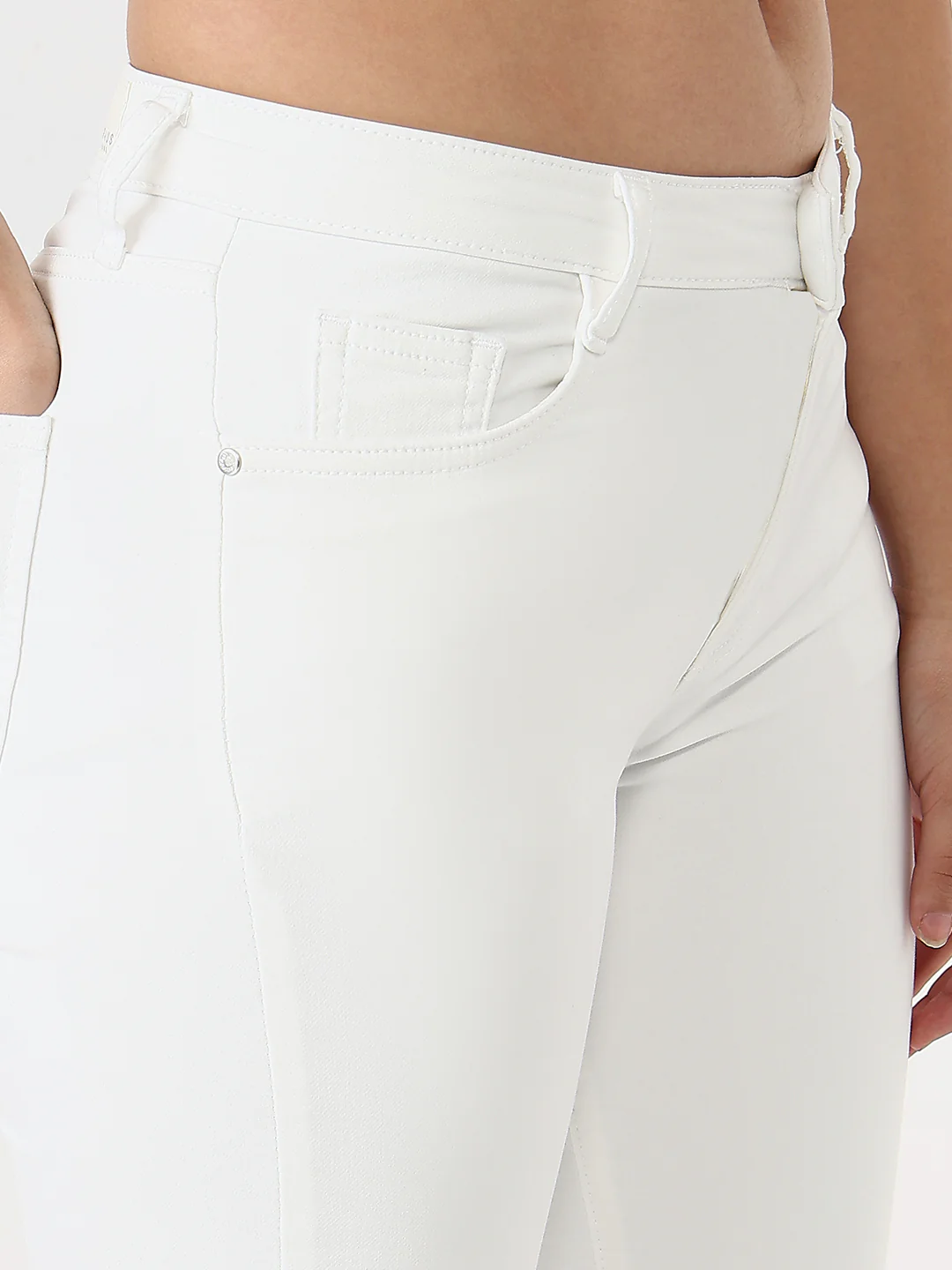 Women White High-Rise Slim Straight Fit Jeans - Image 6