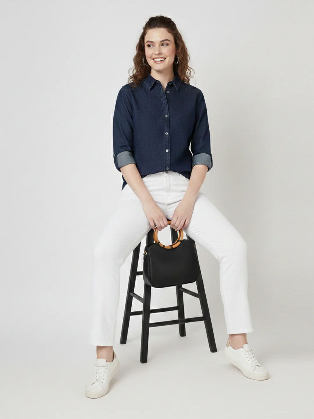 Women White High-Rise Snug Straight Fit Jeans