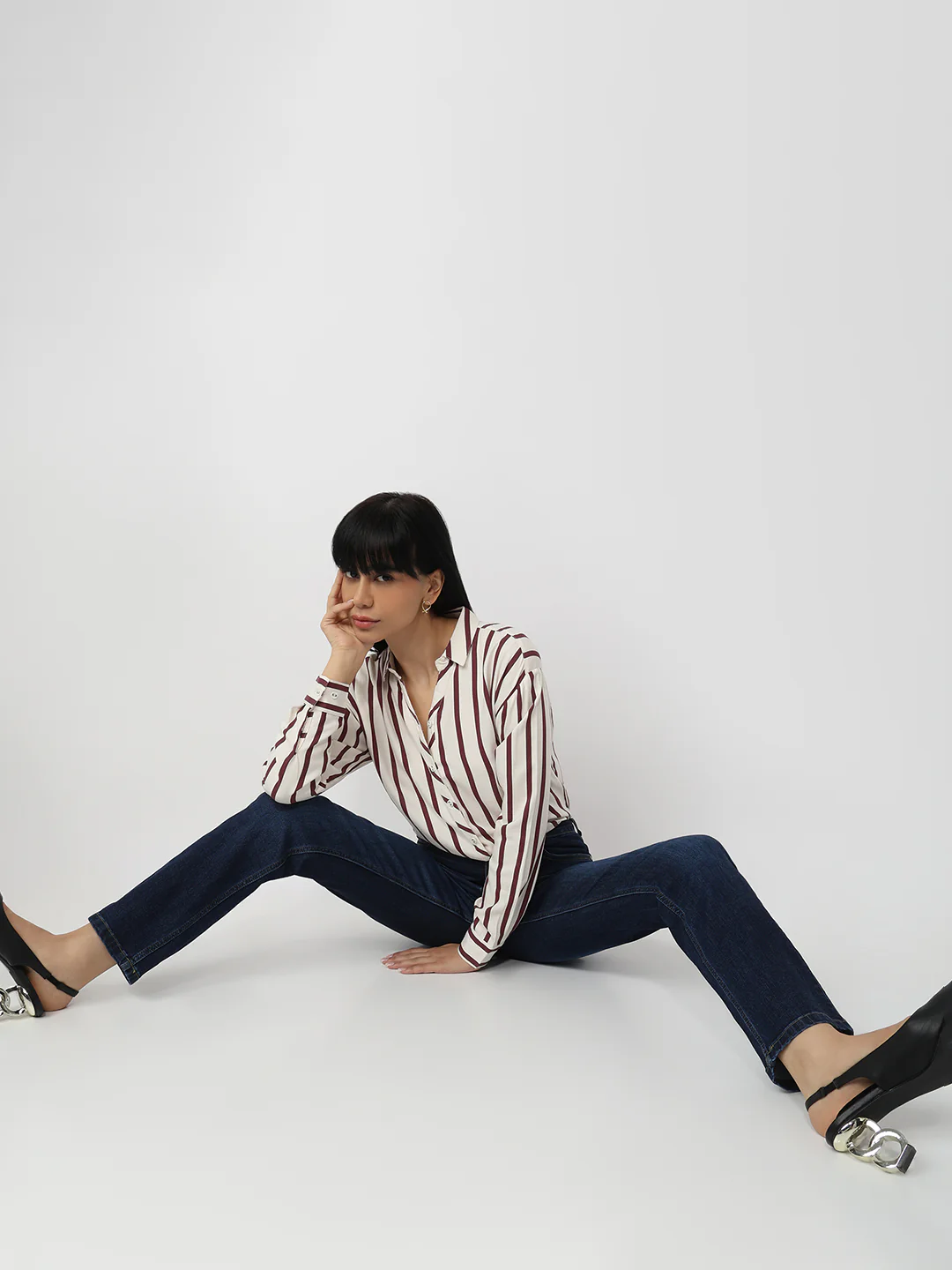 Women White/Mauve Slim Fit Shirt