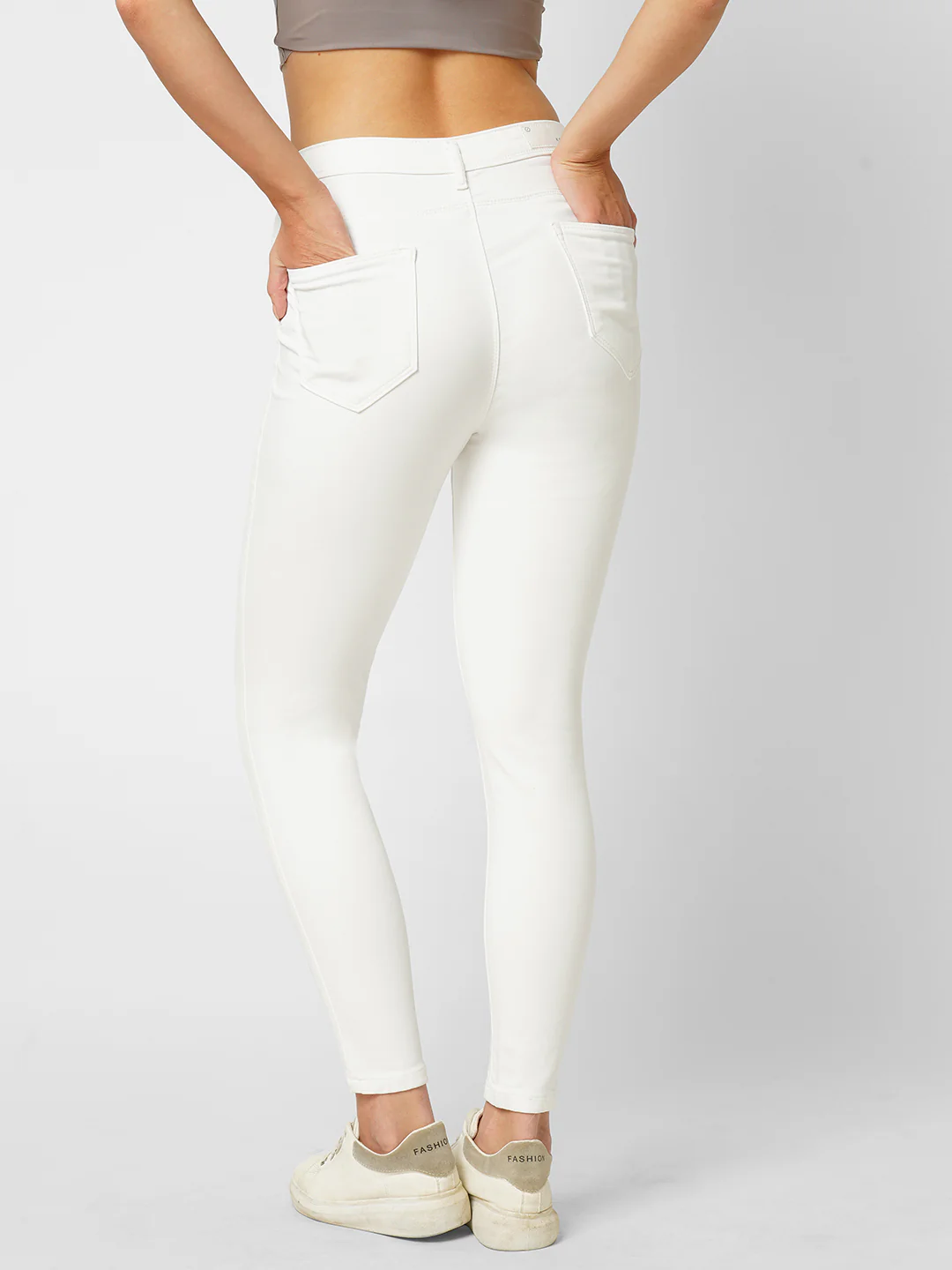 Women White Sculpt Fit Jeans - Image 3