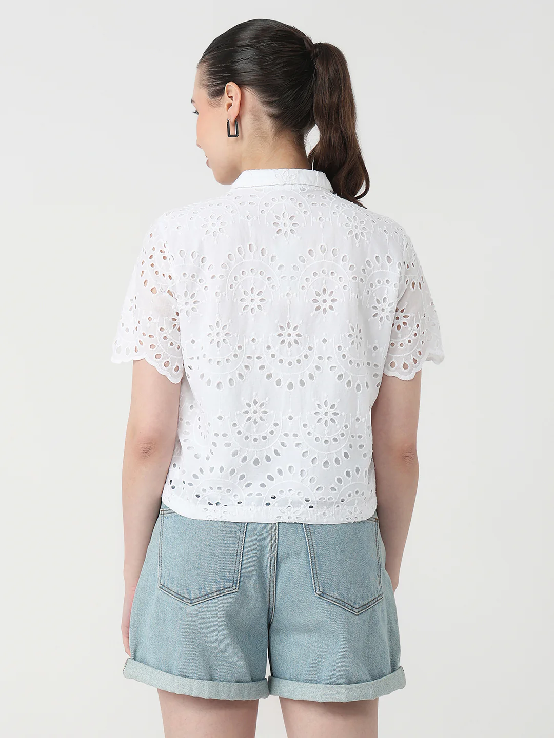 Women White Slim Fit Crop Shirt - Image 3