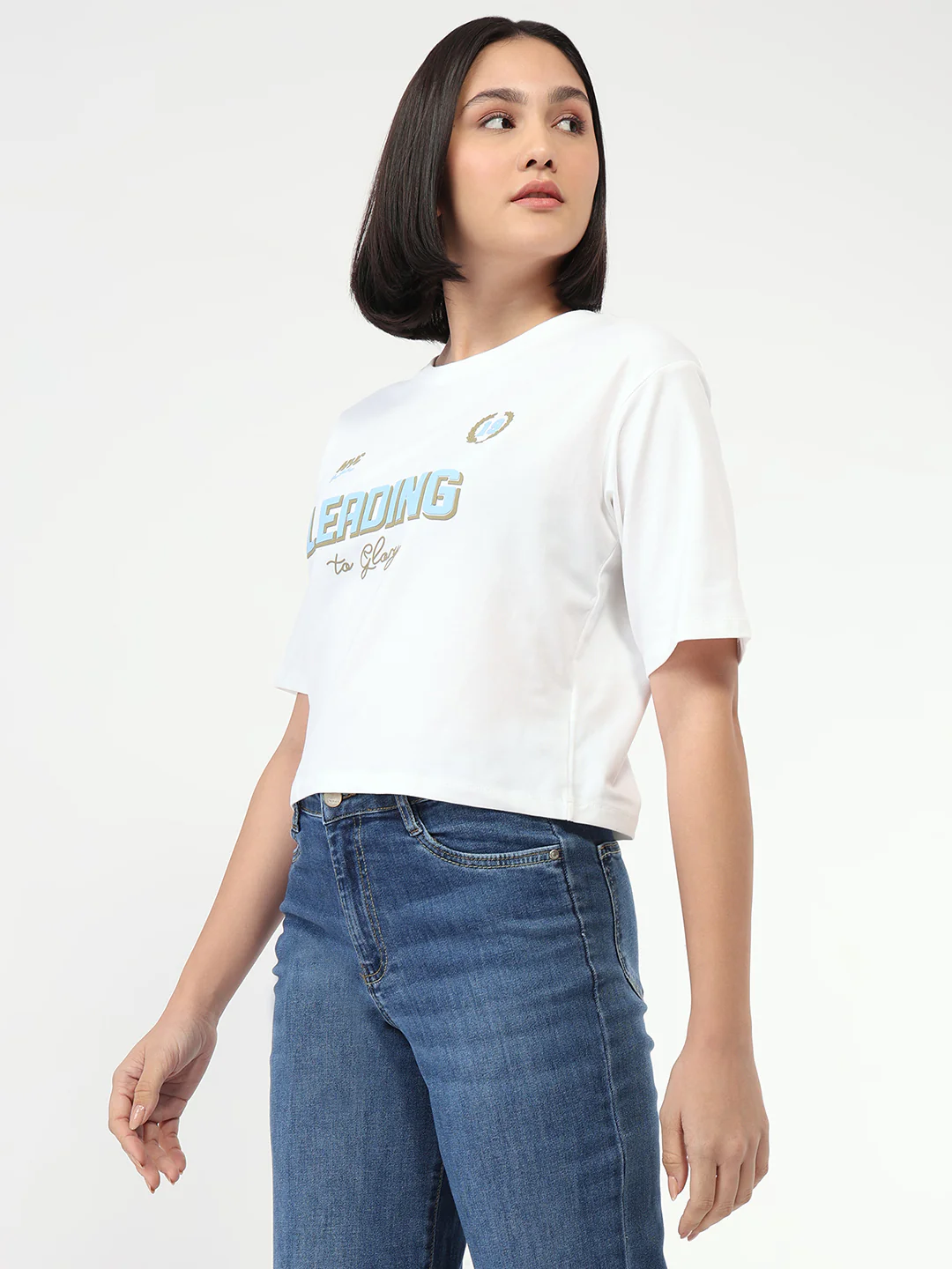 Women White Slim Fit Crop T-Shirt - Image 4