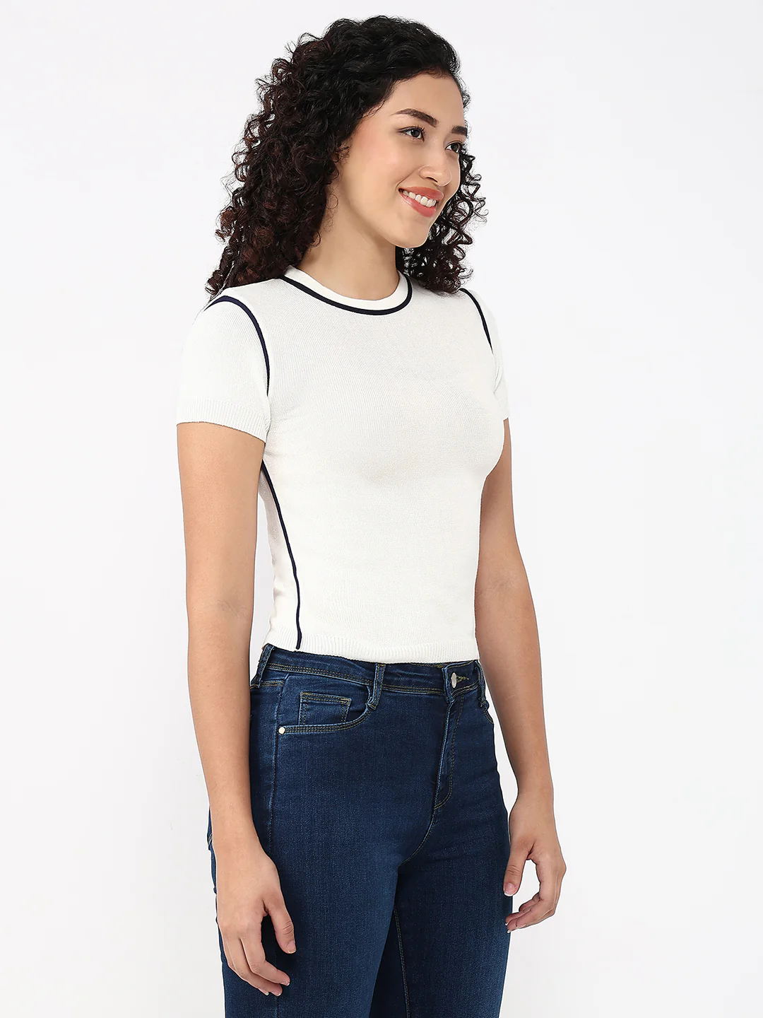 Women White Slim Fit Flat Knit - Image 4