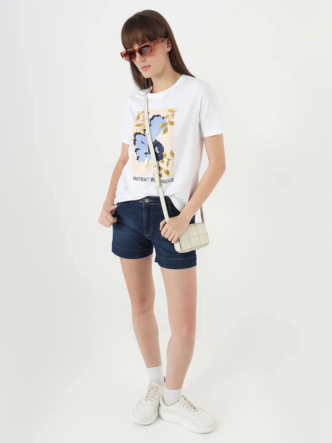 Women White Slim Fit Graphic T-Shirt