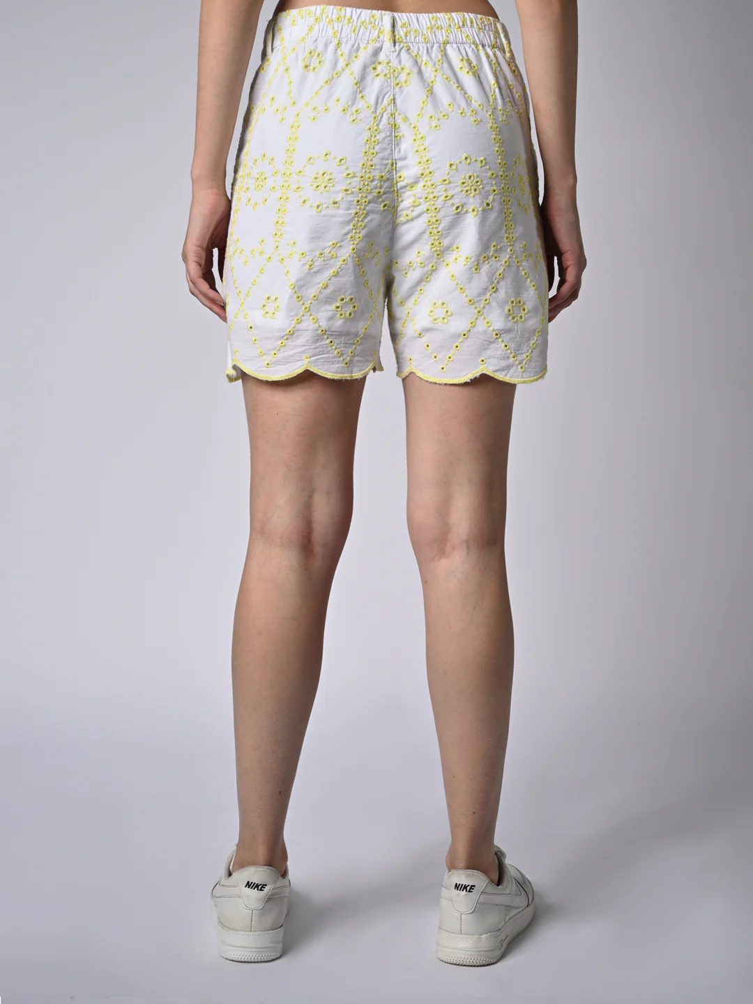 Women White Slim Fit Schiffli Shorts - Image 3