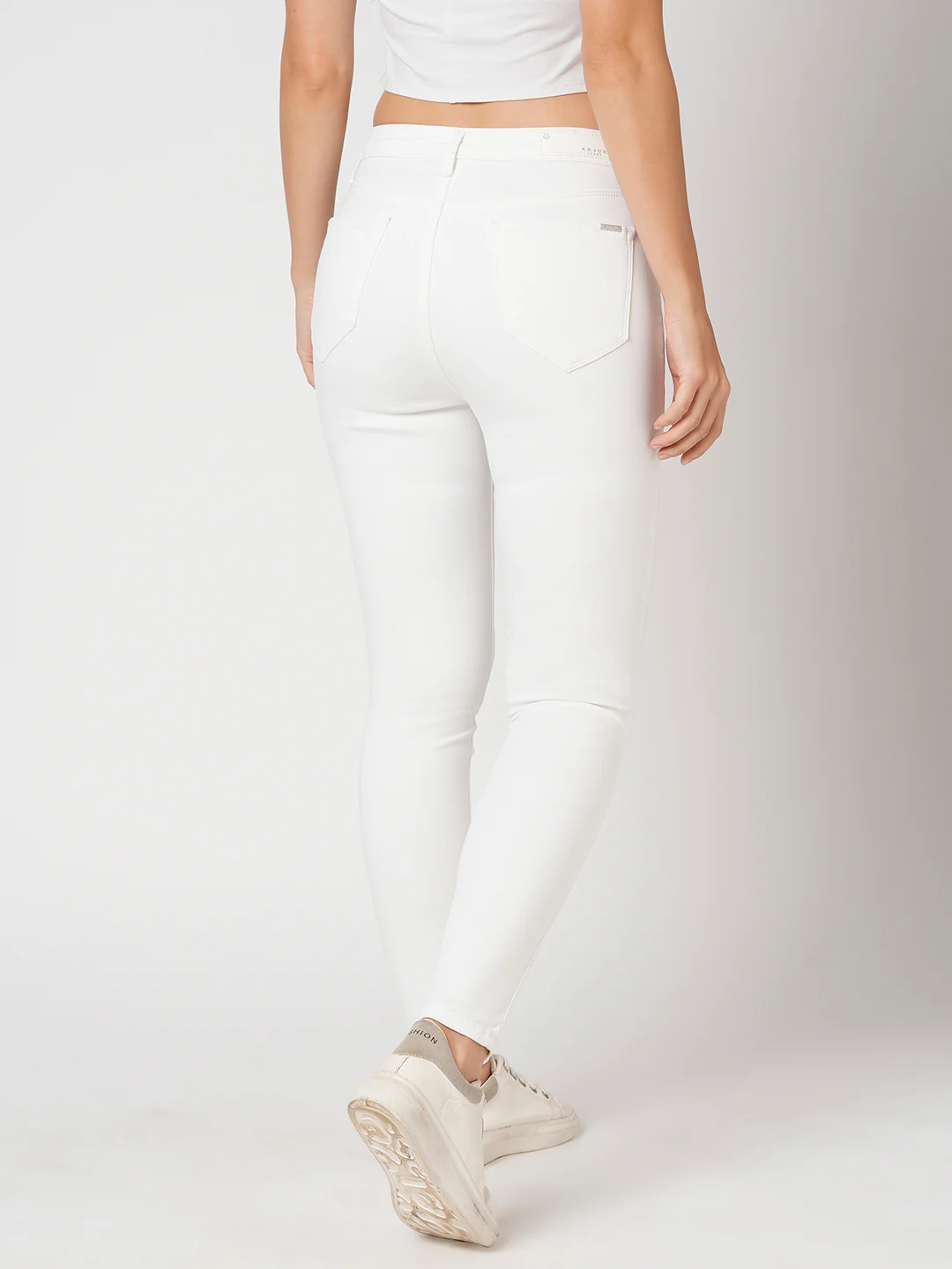 Women White Super High-Rise Super Skinny Jeans - Image 3