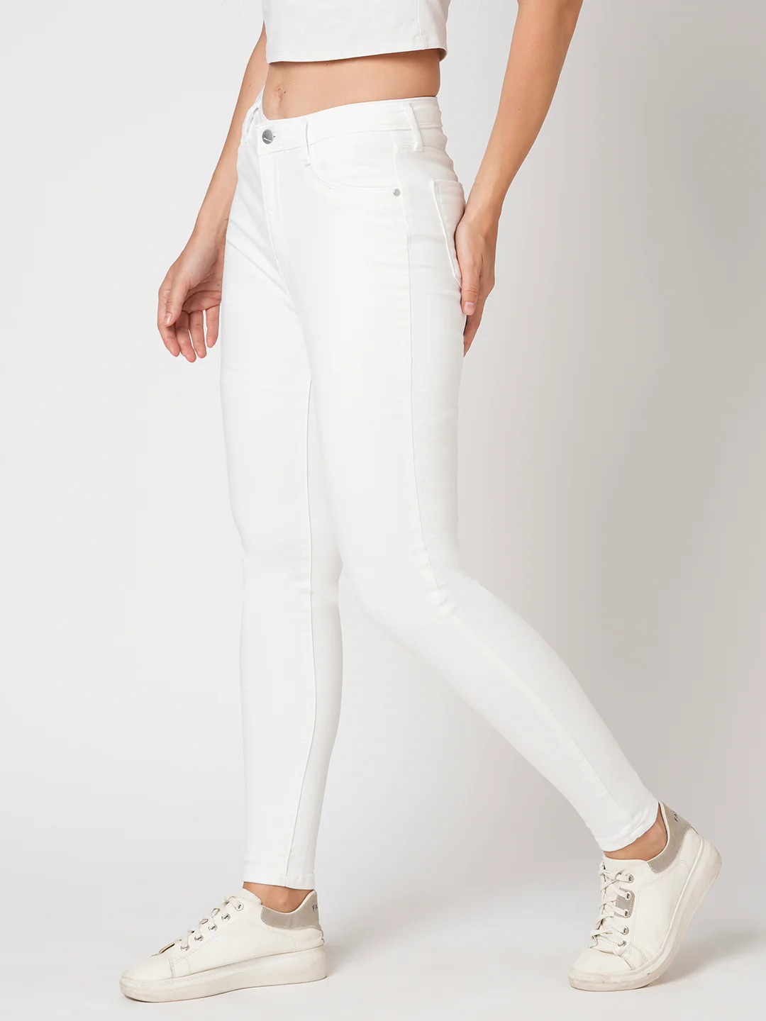 Women White Super High-Rise Super Skinny Jeans - Image 5